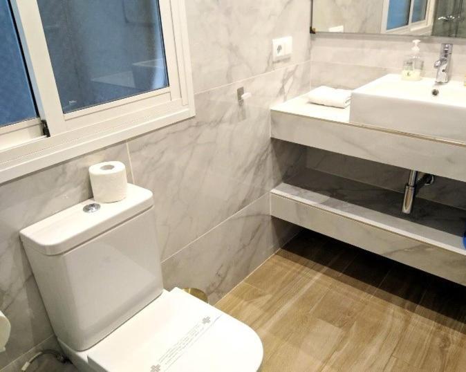 Aparteasy - Family Sant Antoni Apt. บาร์เซโลนา ภายนอก รูปภาพ